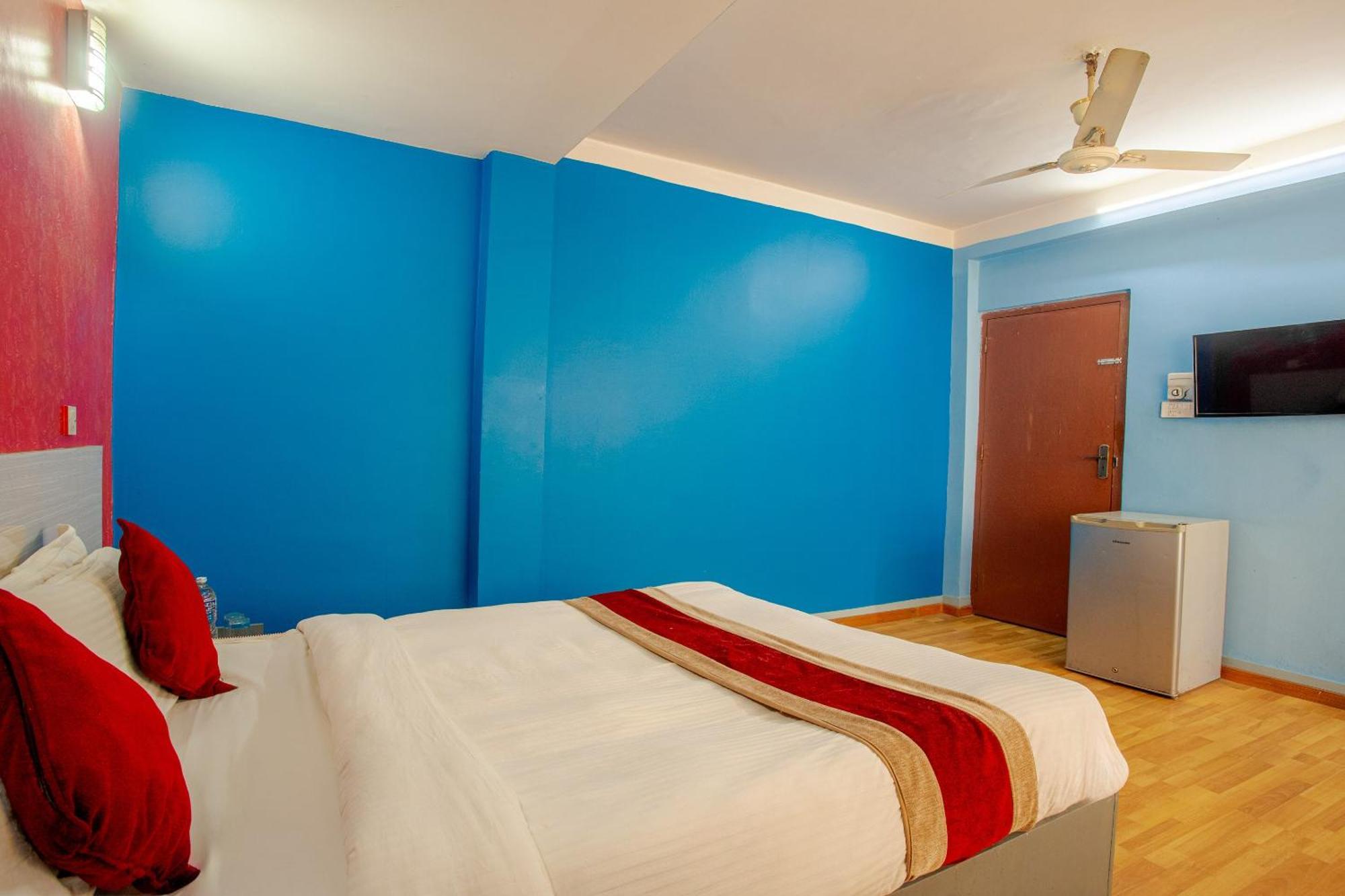Oyo 808 Hotel Om Ganapati Pvt Ltd Katmandú Exterior foto