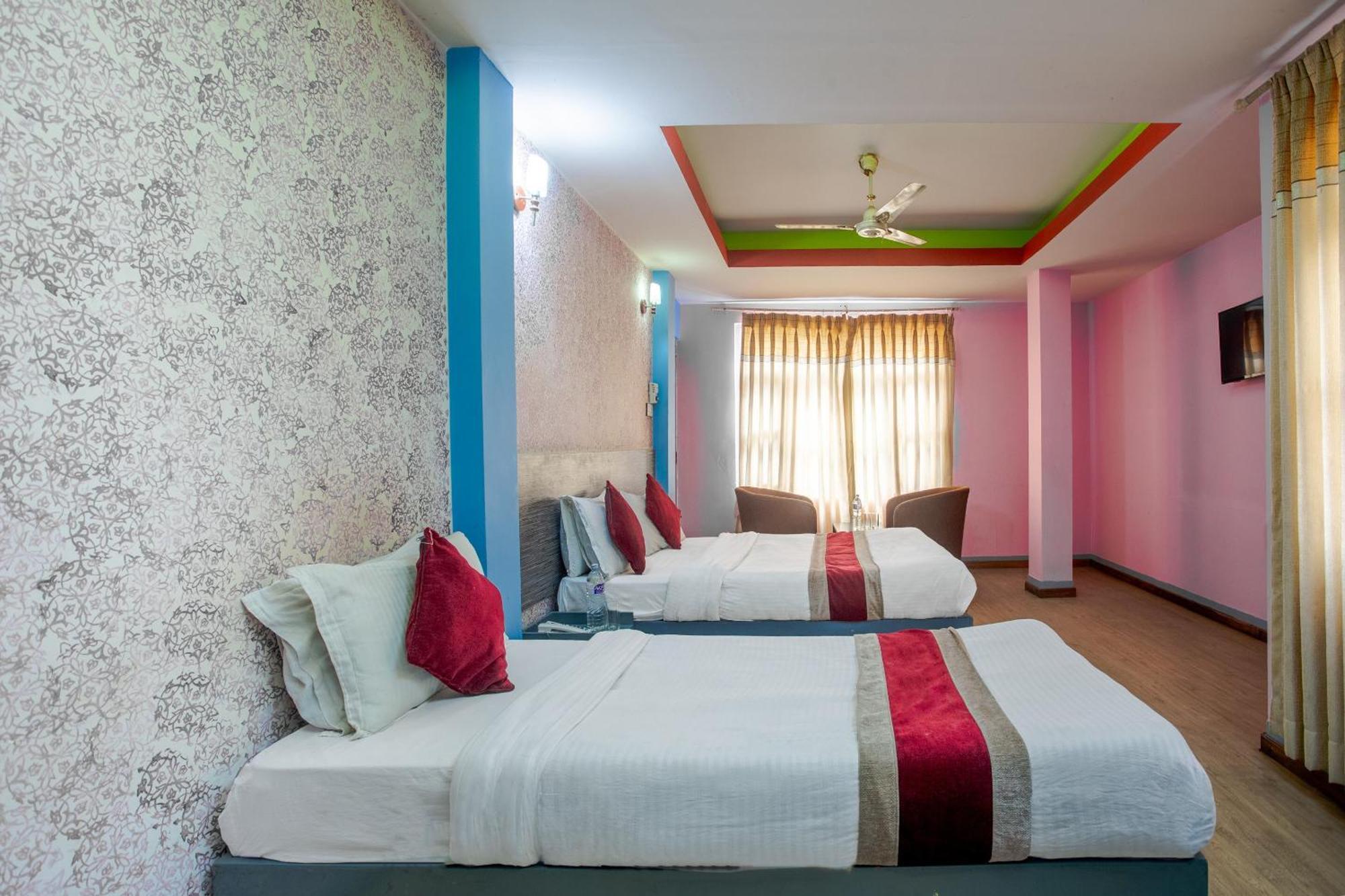 Oyo 808 Hotel Om Ganapati Pvt Ltd Katmandú Exterior foto