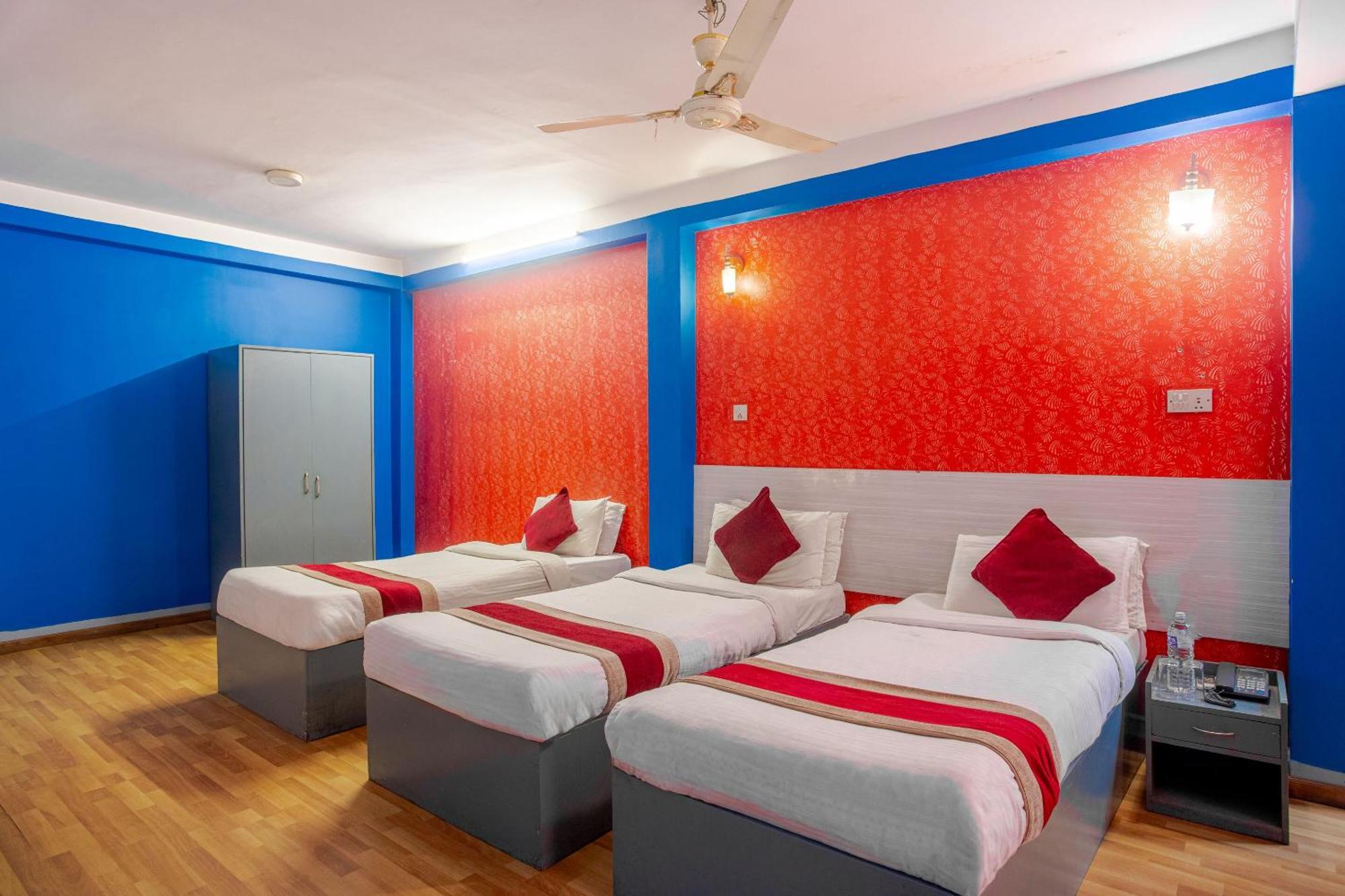 Oyo 808 Hotel Om Ganapati Pvt Ltd Katmandú Exterior foto