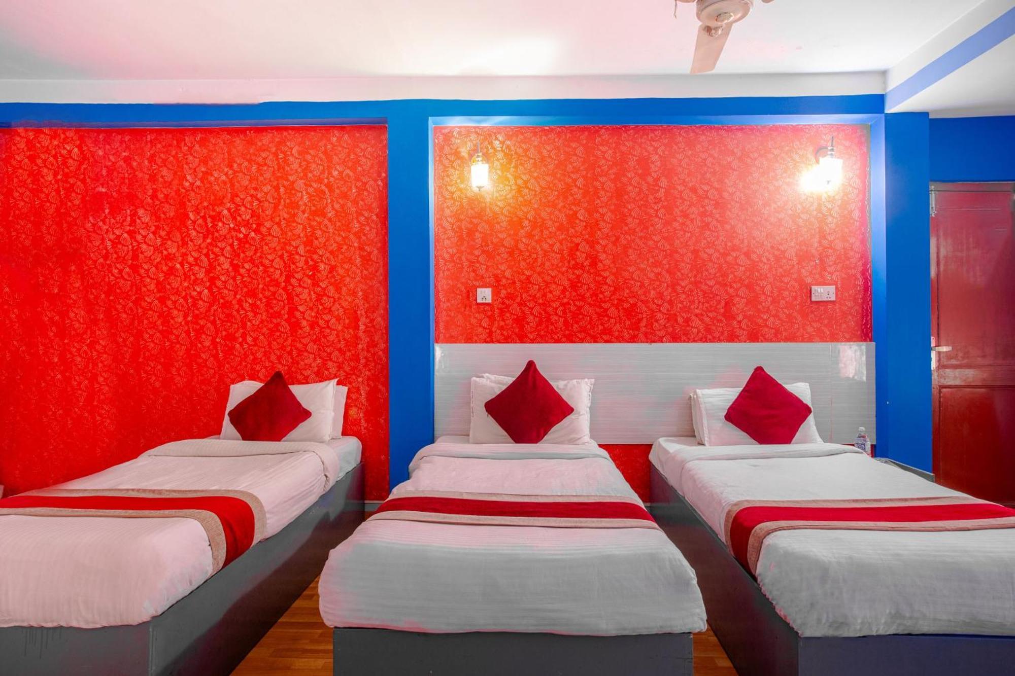 Oyo 808 Hotel Om Ganapati Pvt Ltd Katmandú Exterior foto